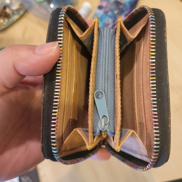 Dooney & Bourke Brown With Rainbow, zip around wallet Vintage - Picture 2 of 6